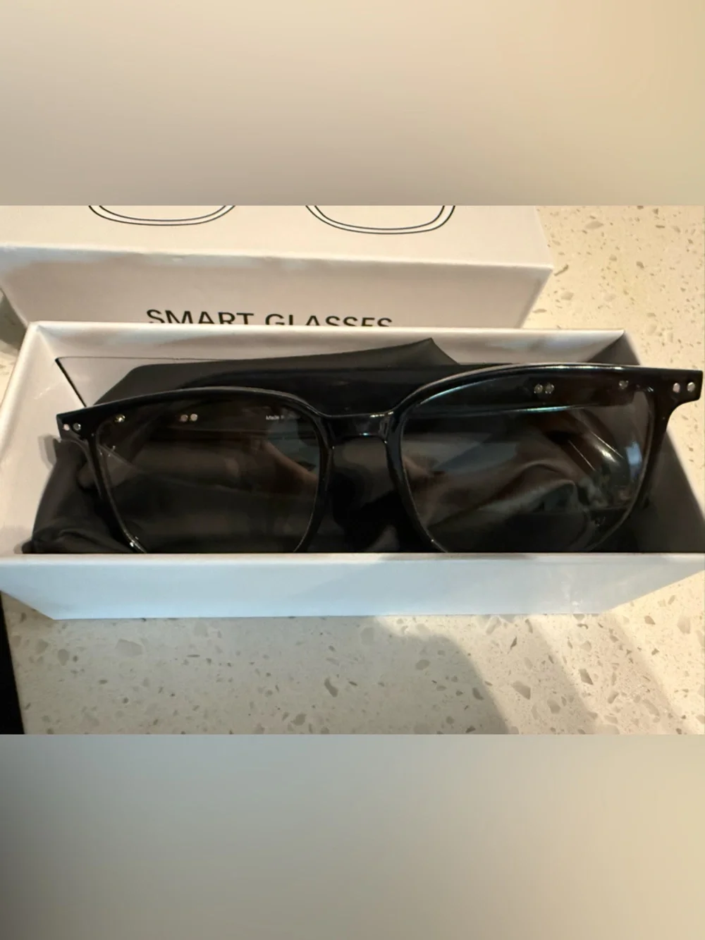 Smart glasses - Picture 1 of 6